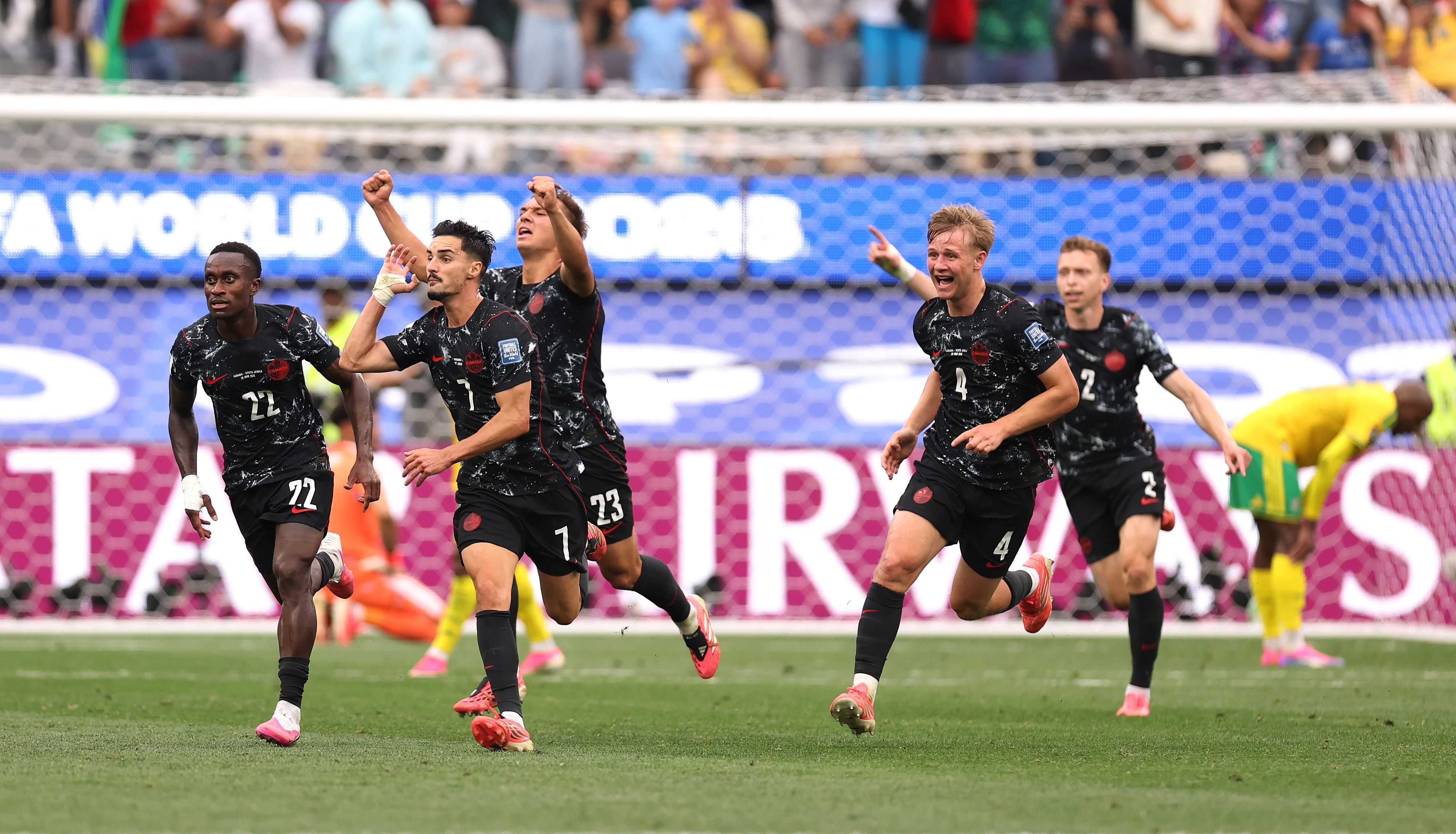 Stephen Eustaquio scoring the winning goal for Canada